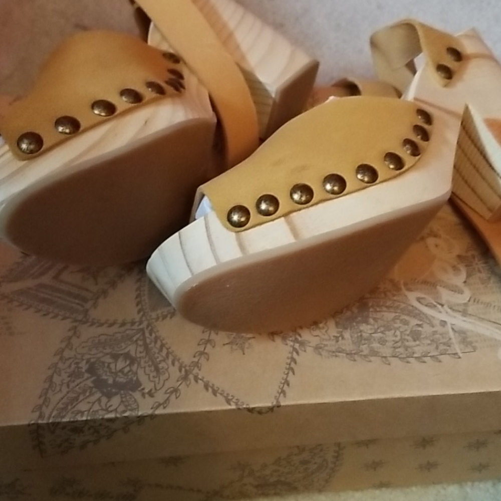Shoes - Picture 3 of 3